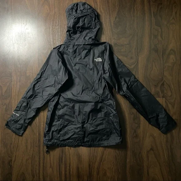 Black Small Women’s North Face Windbreaker - Picture 2 of 5